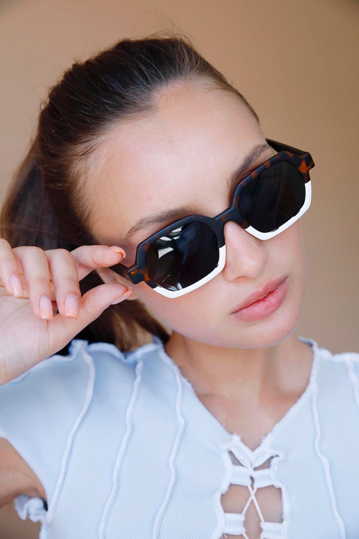 Voile Leopard White Green Güneş Gözlüğü