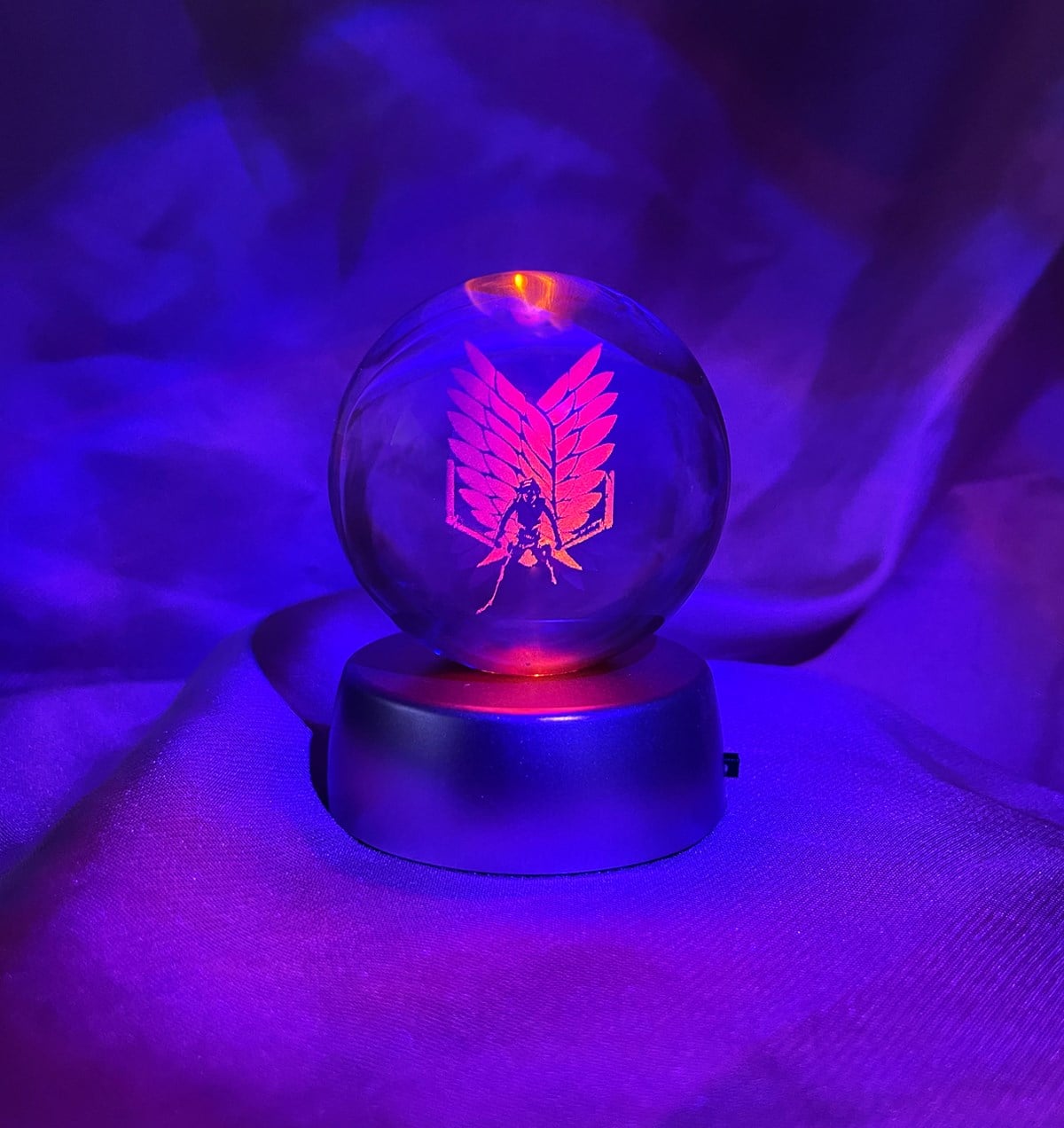 Attack On Titan Anime Tasarımlı Işıklı Cam KüregiftmodaGM-5029	