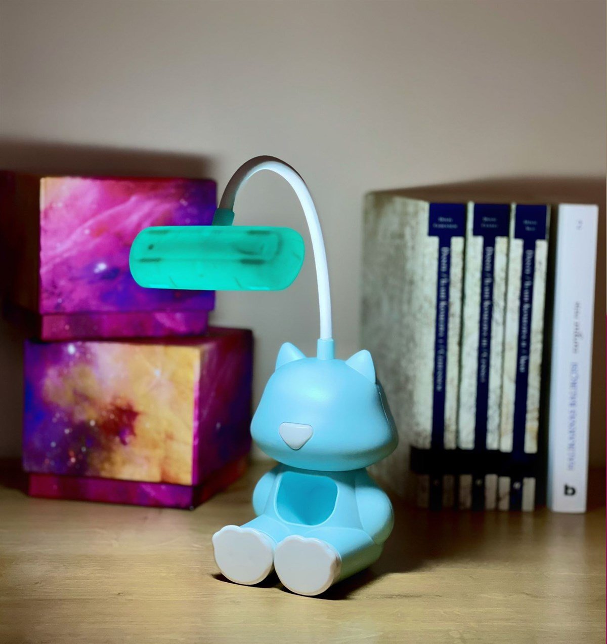 Kedi Tasarımlı Şarjlı Telefon Standlı Masa LambasıGiftmodaGm-4218