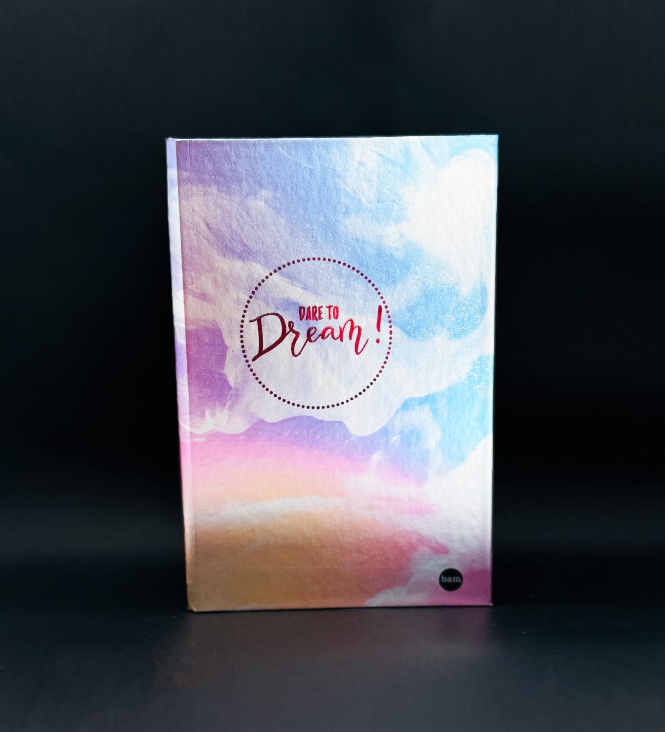 Dare To Dream Tasarımlı Metal Kapaklı Lastikli DeftergiftmodaBAM-1199	