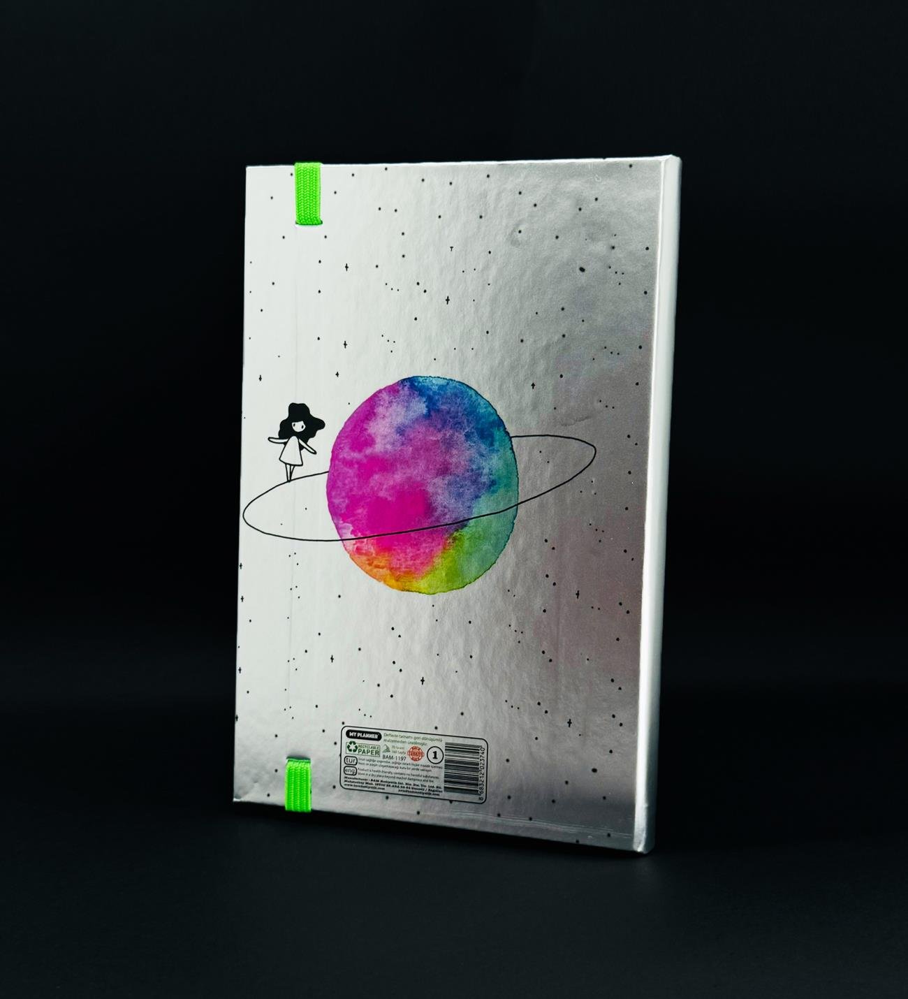 Satürnlü Kız Tasarımlı Metal Kapaklı Lastikli DeftergiftmodaBAM-1197	