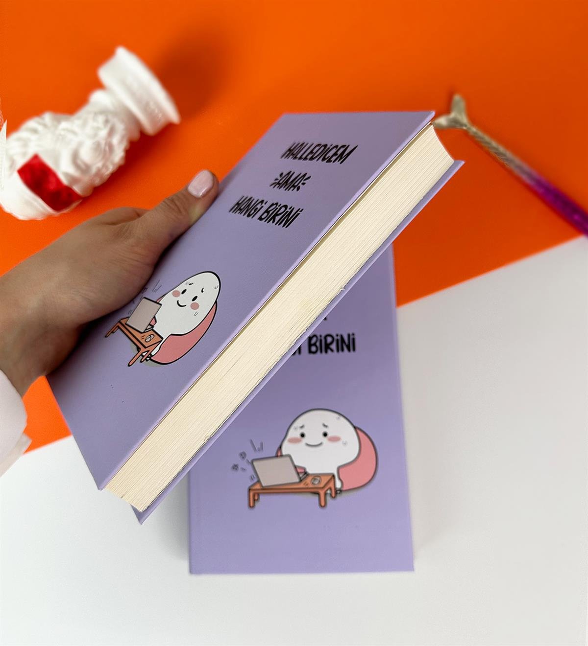 Halledicem Ama Hangi Birini  Kalın Kitap Görünümlü Defter Ve Bez Çanta SetgiftmodaGmhs101820