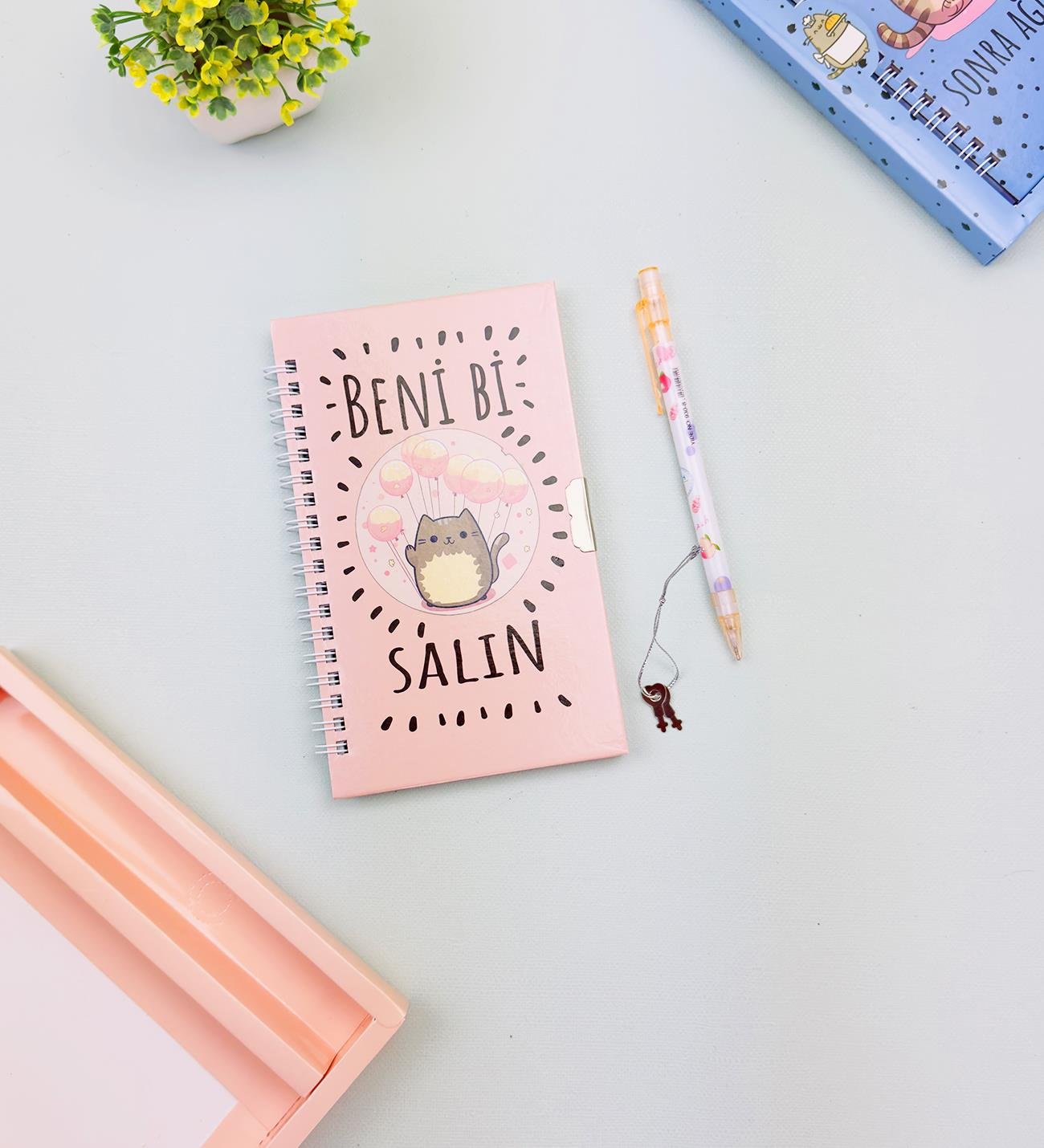 Sevimli Desenli Kilitli Defter ve Kalem SetigiftmodaHN-021-022-023