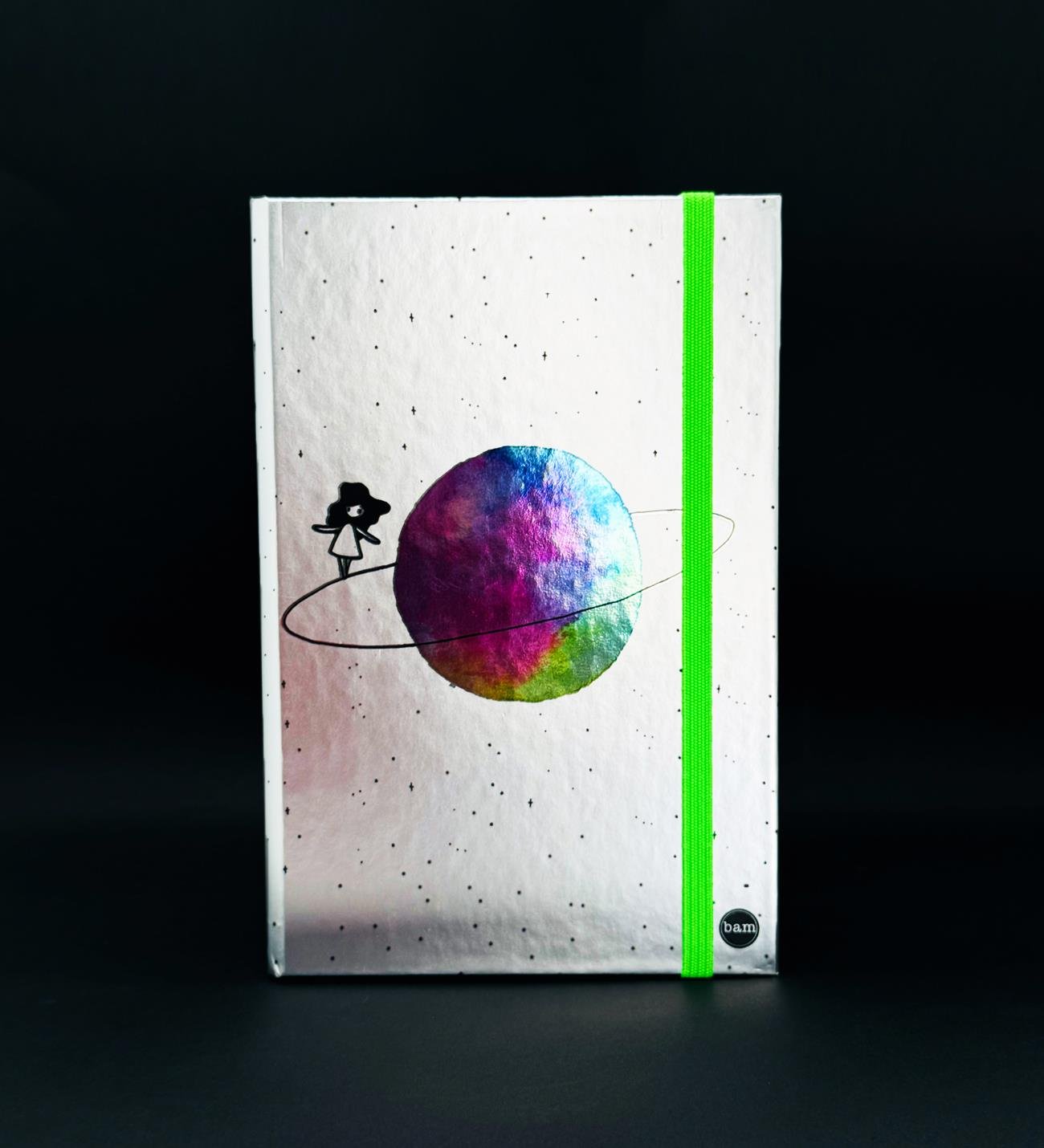 Satürnlü Kız Tasarımlı Metal Kapaklı Lastikli DeftergiftmodaBAM-1197	