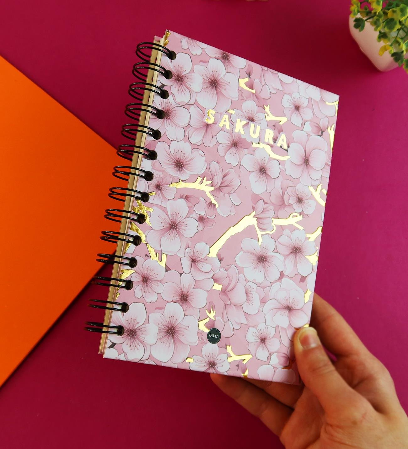 Özel Tasarım Spiralli 15*21 cm Dot Defter, Eskiz Defteri, Doodle Book - 2 SAYFA STICKER HEDİYELİ	giftmodaBam-1324-Pembe-Sakura