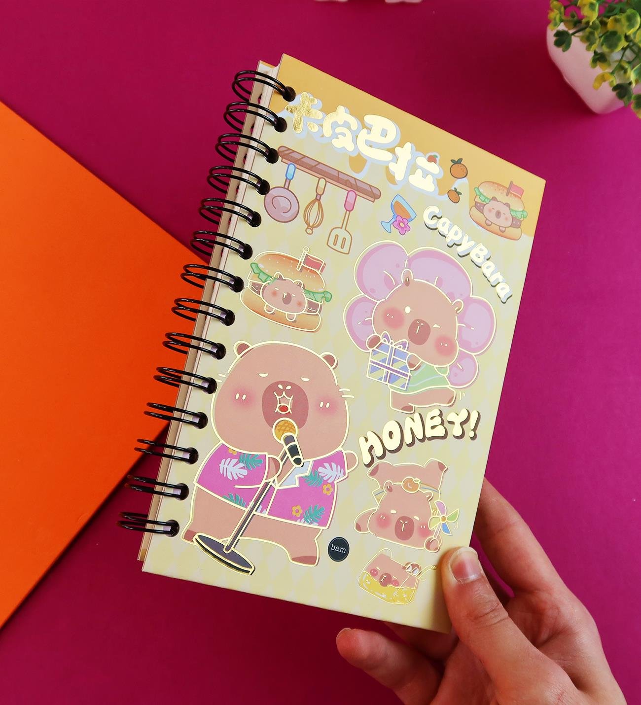 Özel Tasarım Spiralli 15*21 cm Dot Defter, Eskiz Defteri, Doodle Book - 2 SAYFA STICKER HEDİYELİ	giftmodaBam-1324-Tatlı-Capybara	