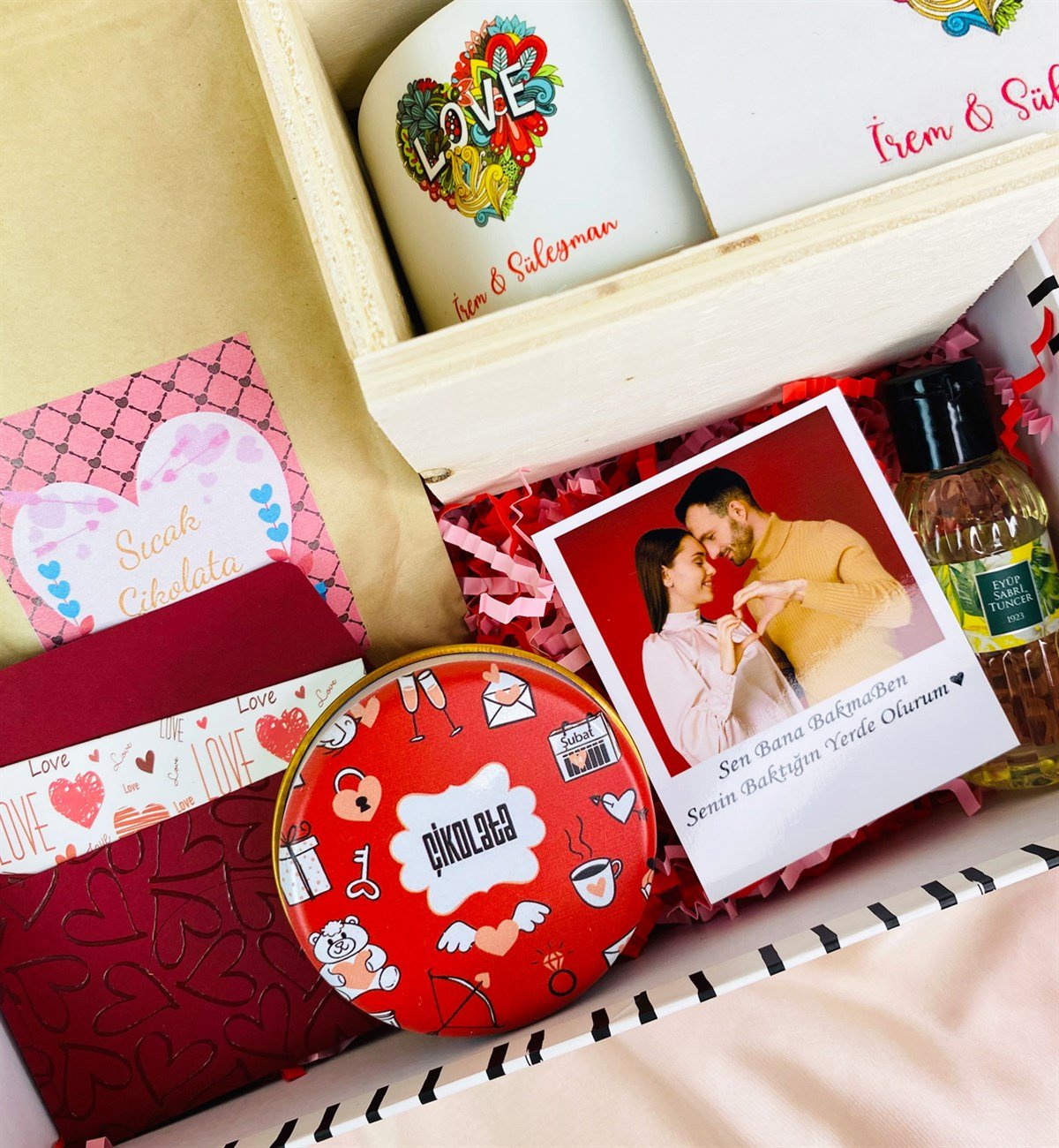 Kişiye Özel Love Kalp Tasarımlı Sevgiliye Hediye Seti giftmodaGmhs101468