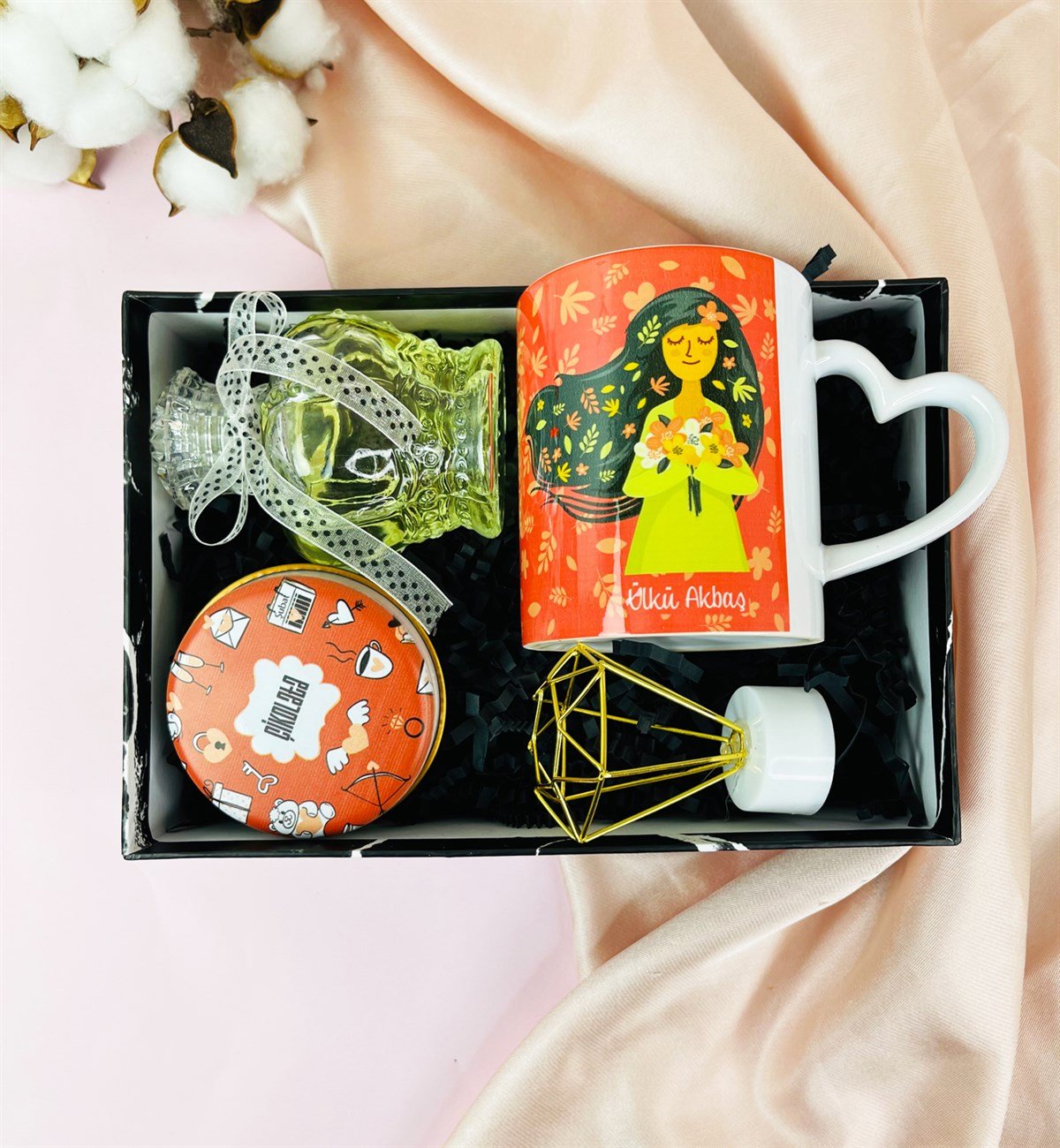 Kişye Özel İlkbahar Kızı Tasarımlı Hediye SetigiftmodaGmhs101593