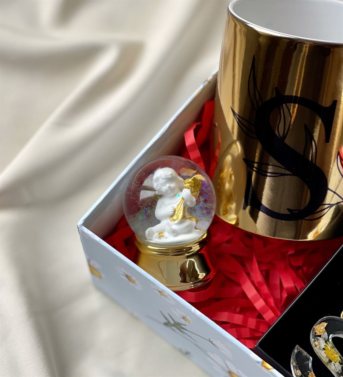 Özel Kutulu Gold Epoksi Anahtarlık Kupa Ve Mini Melek Kar Küresi Hediye SetigiftmodaGmhs100659