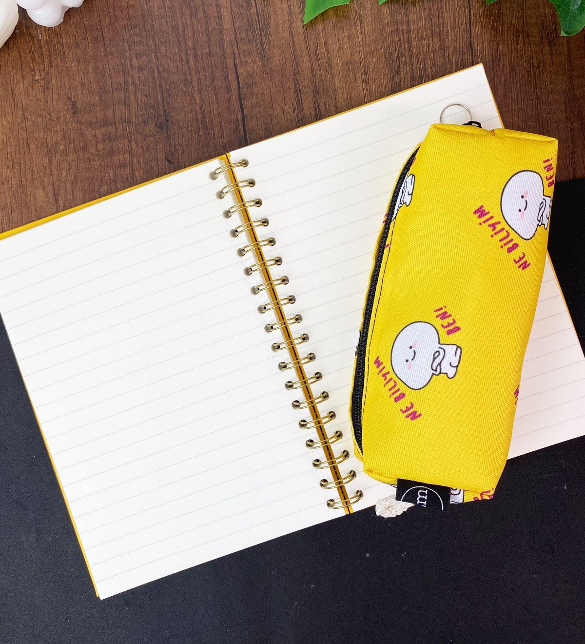 Ne Biliyim Ben Tasarımlı Çizgili Spiralli Defter Ve Sosis Kalemlik SetgiftmodaGmhs101784