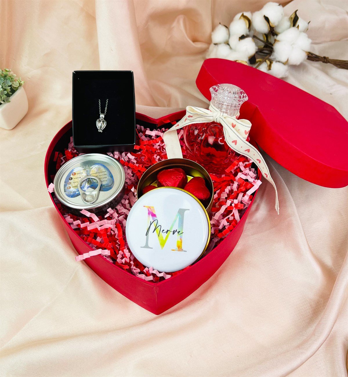 Kişiye Özel Love Blast Tasarımlı Kalp Kutulu SetgiftmodaGmhs101541