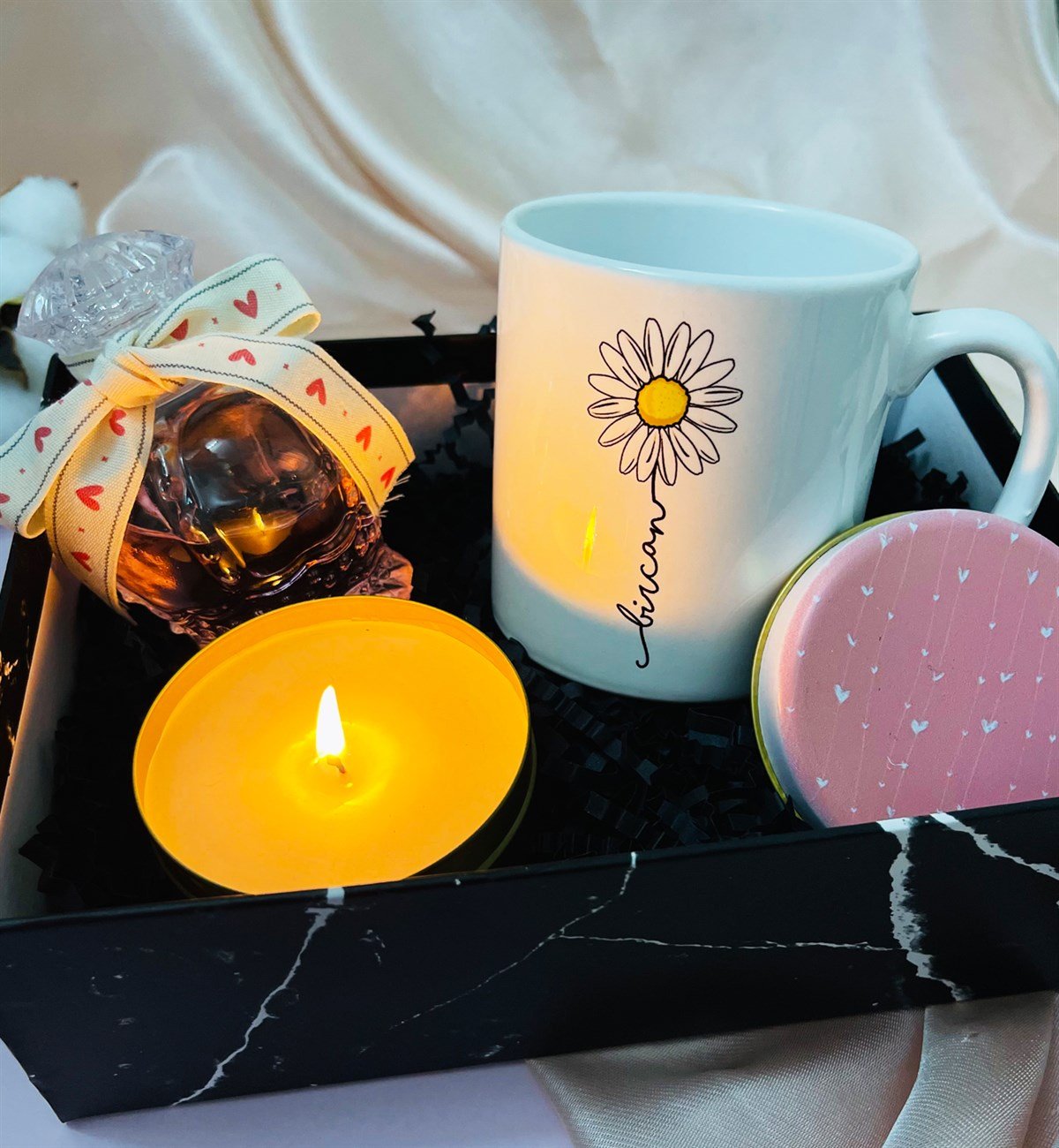 Kişiye Özel Papatya Tasarımlı Kadınlara Özel Hediye SetigiftmodaGmhs101600