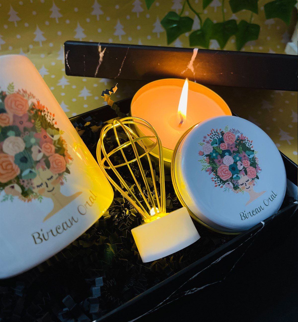 Kişiye Özel Çiçek Kadın Tasarımlı Kupa Kokulu Cam Mum Ve Mini Elmas Lamba Hediye SetigiftmodaGmhs100435