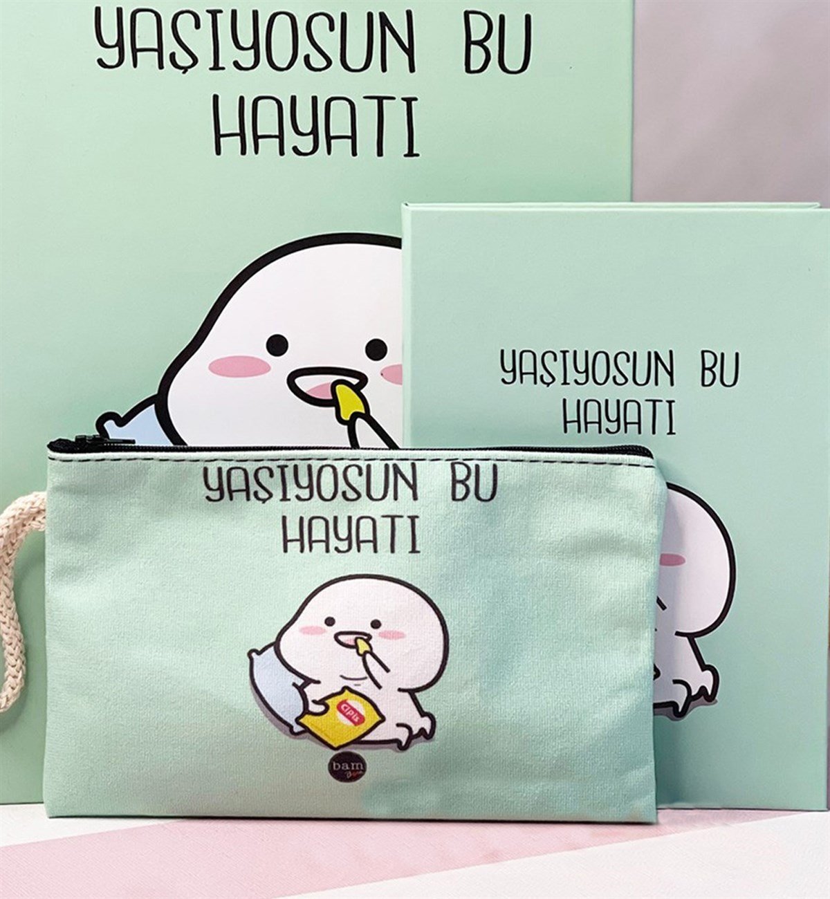 Yaşıyosun Bu Hayatı Tasarımlı Defter Kalemlik Ve Sekreterlik Kırtasiye SetigiftmodaGmhs101357