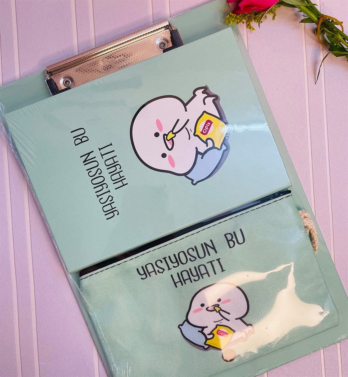 Yaşıyosun Bu Hayatı Tasarımlı Defter Kalemlik Ve Sekreterlik Kırtasiye SetigiftmodaGmhs101357