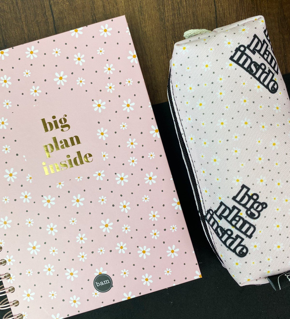 Papatya Tasarımlı Çizgili Spiralli Defter Ve Sosis Kalemlik SetgiftmodaGmhs101783