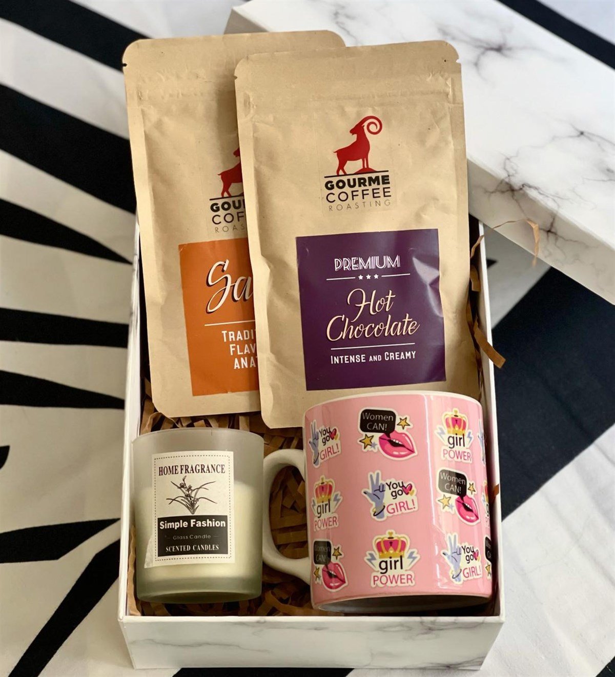 Women Can Tasarımlı Kupa Kokulu Cam Mum Sıcak Çikolata Ve Sahlep Kadınlara Özel Hediye SetiGiftmodaGmhs100454