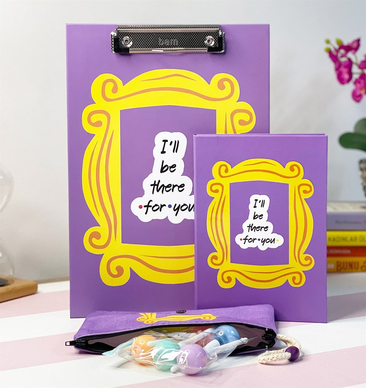 Seninin İçin Orda Olacağım Tasarımlı Sekreterlik Kalemlik Defter Ve Lolipop KalemgiftmodaGmhs101190
