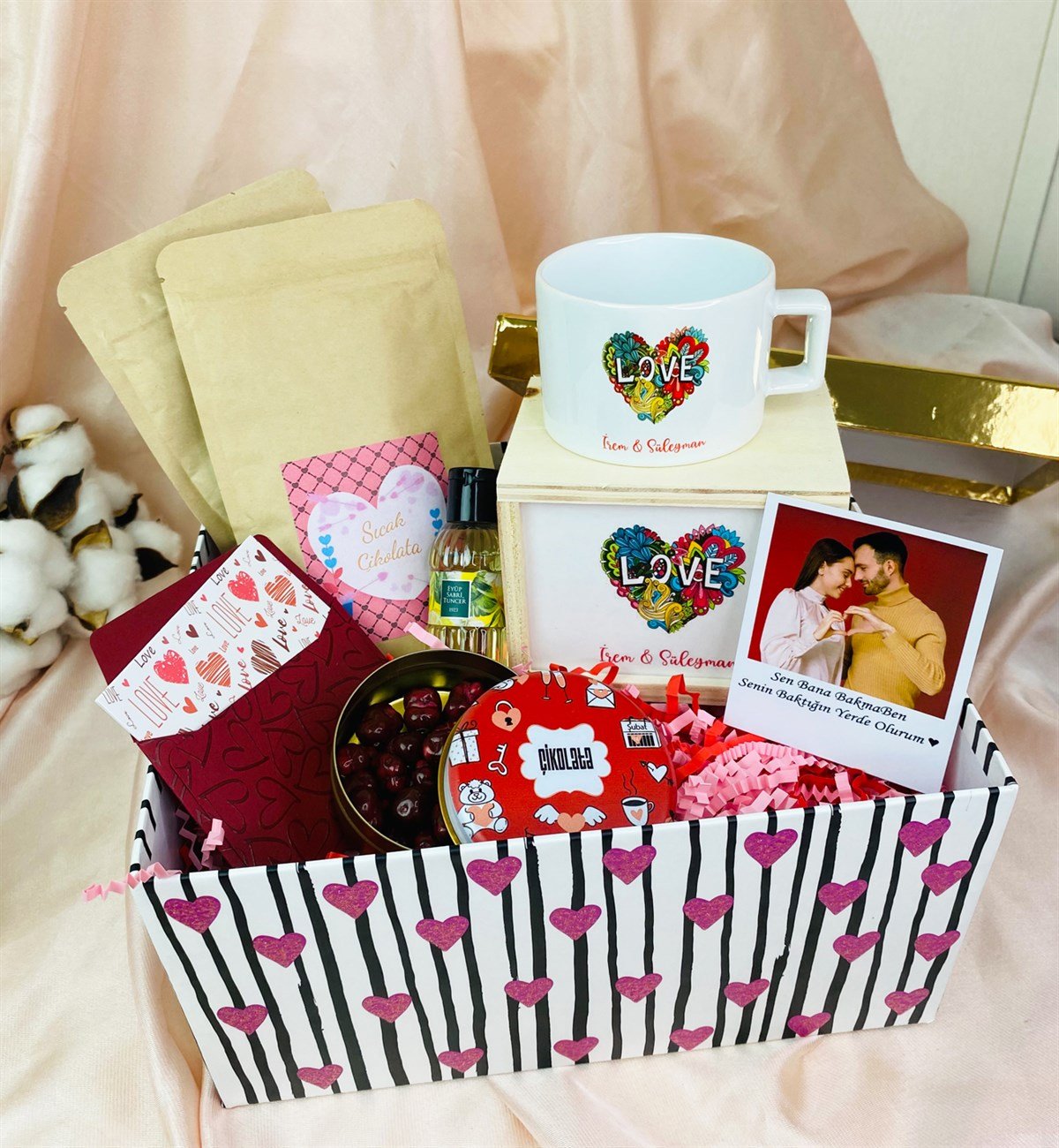 Kişiye Özel Love Kalp Tasarımlı Sevgiliye Hediye Seti giftmodaGmhs101468