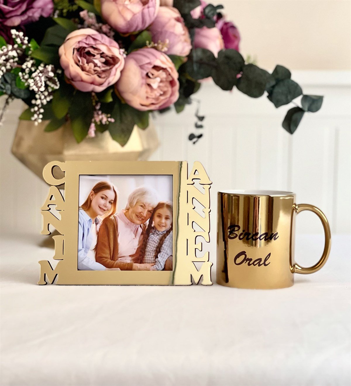 Kişiye Özel Canım Annem Fotoğraf Standlı Mdf Gold Çerçeve Ve Gold Kupa SetgiftmodaGmhs100512-Gmfc100032 
