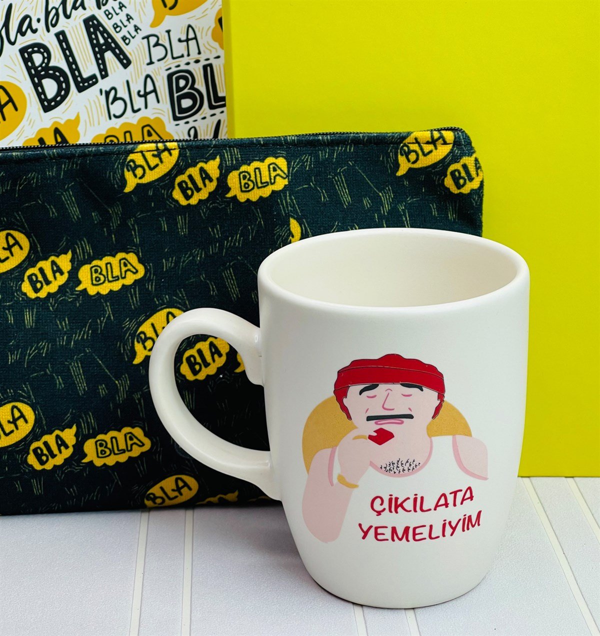 Bla Bla Bla Tasarımlı Sekreterlik Kalemlik Sarı Renk Defter Ve Çikilata Yemeliyim 9 Cm KupagiftmodaGmhs101211