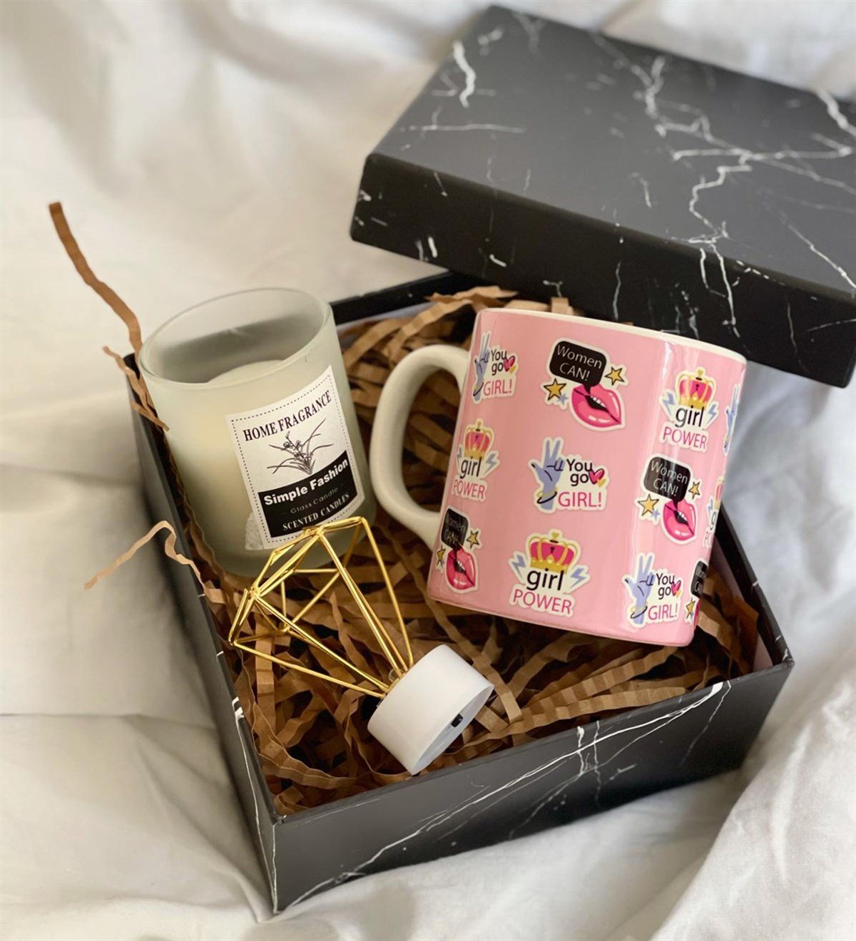 Özel Kutulu Woman Can Tasarımlı Kupa Kokulu Cam Mum Ve Mini Elmas Lamba Kadınlara Özel Hediye SetleriGiftmodaGmhs100436