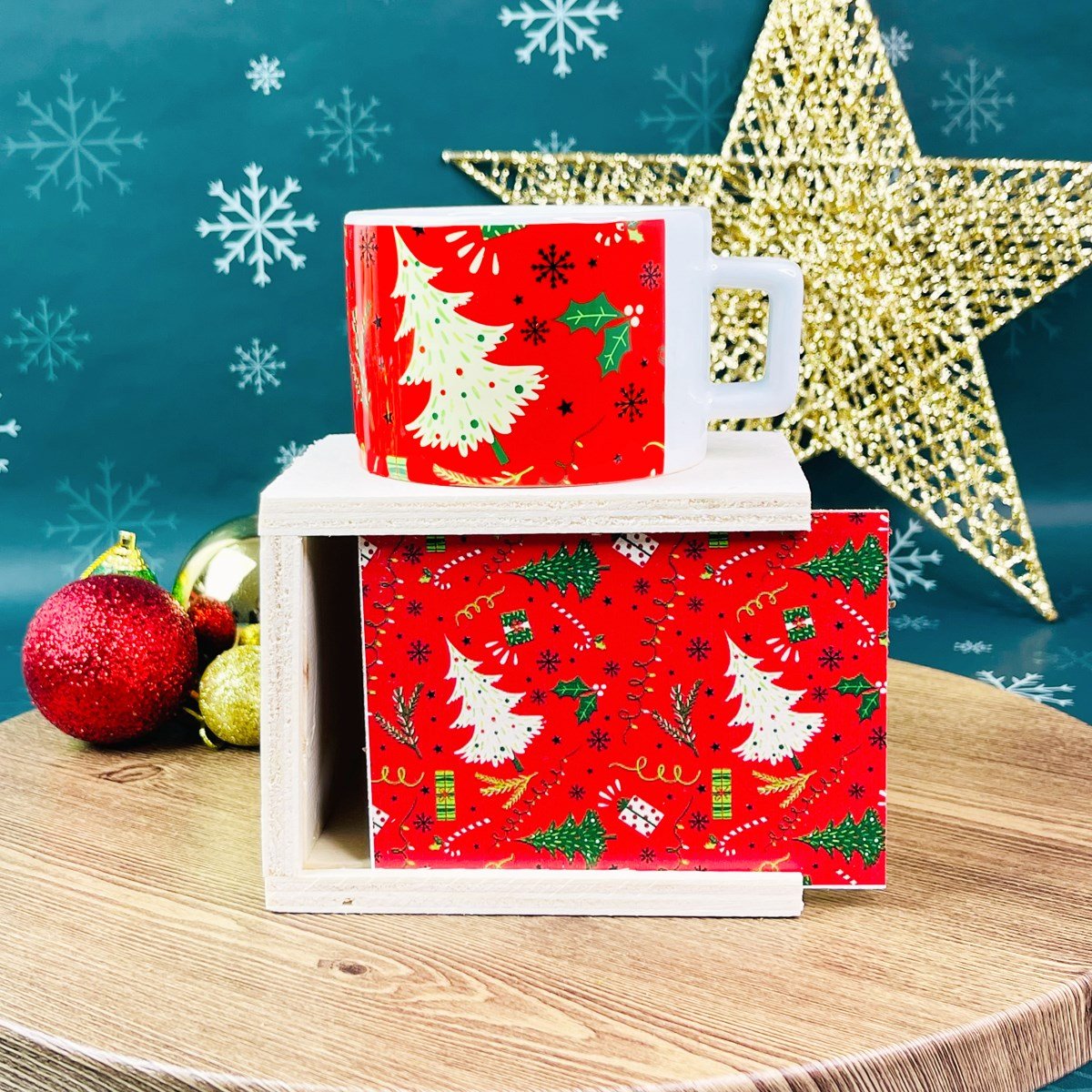 Kırmızı Noel Tasarımlı Konuşan Ajanda Kutulu Kupa Ve Ayyıldız Lamba Set giftmodaGmhs101261