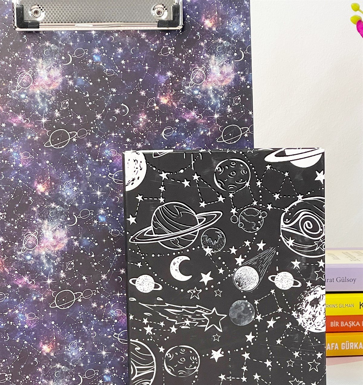 Gökyüzü Tasarımlı Sekreterlik Ve Saturn Ay Yıldız Lastikli Defter SetgiftmodaGmhs101197
