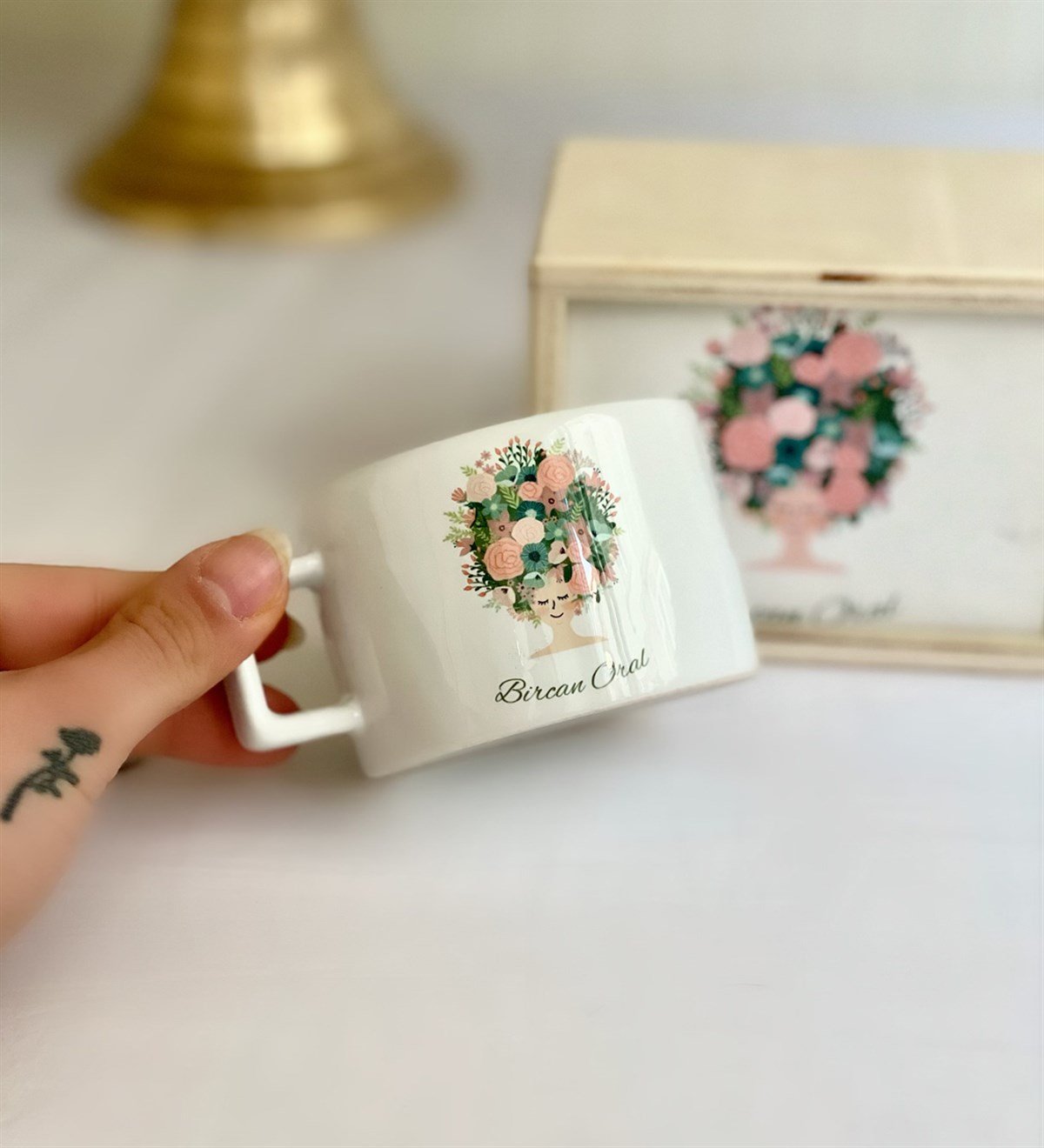 Kişiye Özel Çiçek Kadın Tasarımlı Kutulu Kupa Ve Tarihsiz AjandaGiftmoda Gmhs100463