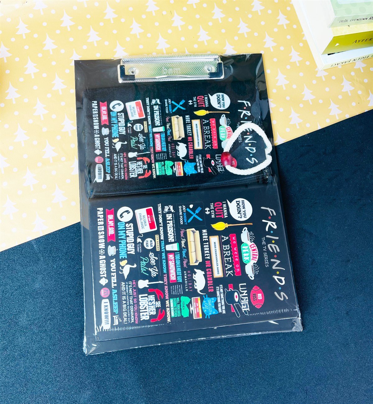 Friends Tasarımlı Defter Kalemlik Ve Sekreterlik Kırtasiye SetigiftmodaGmhs101361