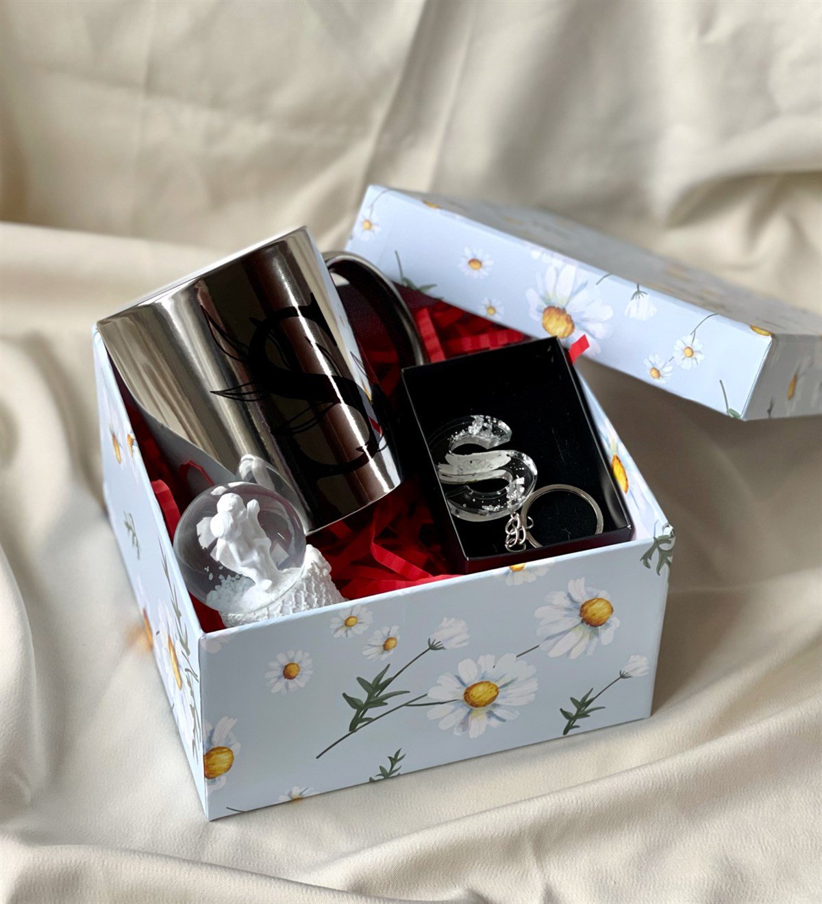 Özel Kutulu Gümüş Epoksi Anahtarlık Kupa Ve Mini Melek Kar Küresi Hediye SetigiftmodaGmhs100658