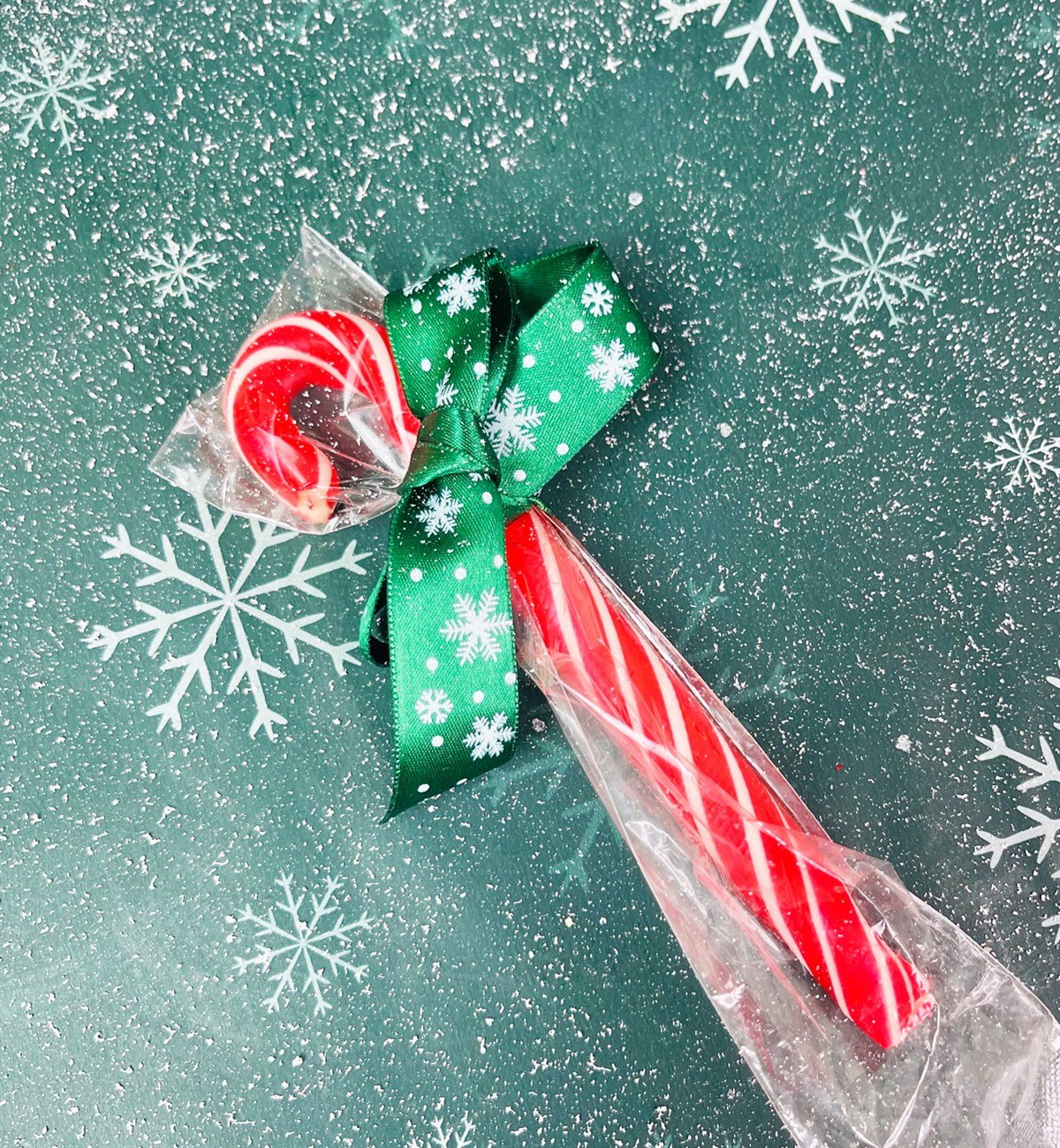 Kırmızı Yeni Yıl Tasarımlı Kupa Baston Şeker Ve Kokulu Mum Yılbaşı SetigiftmodaGmhs101312