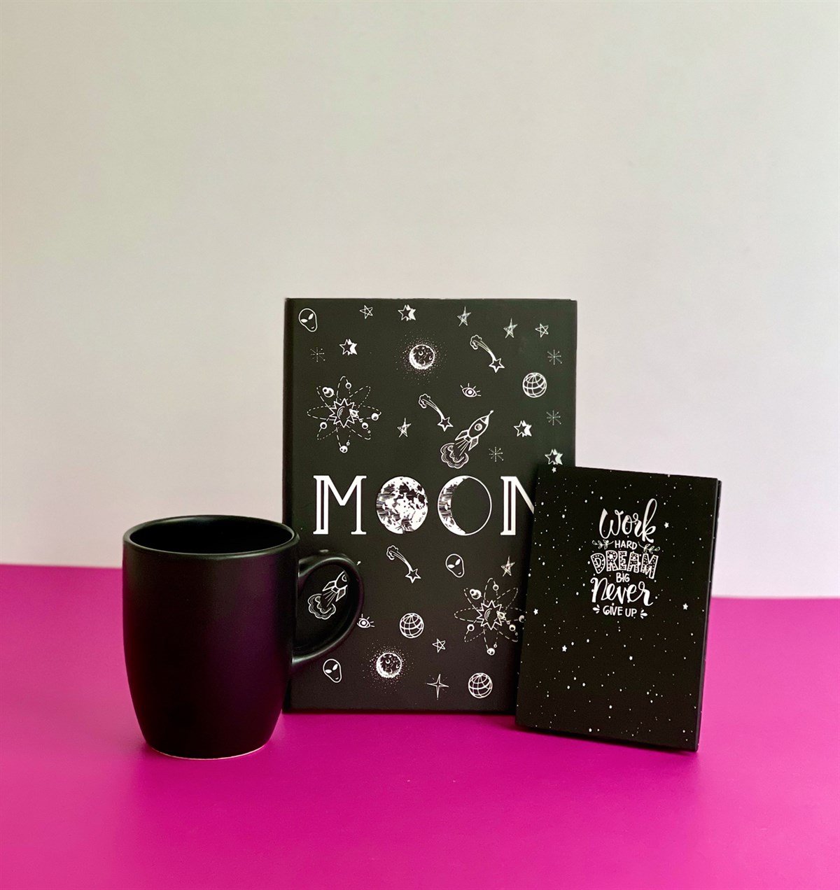 Work Hard Dream Tasarımlı Mini Albüm Siyah Bulut Kupa Ve Moon Tasarımlı Defter SetgiftmodaGmhs100939
