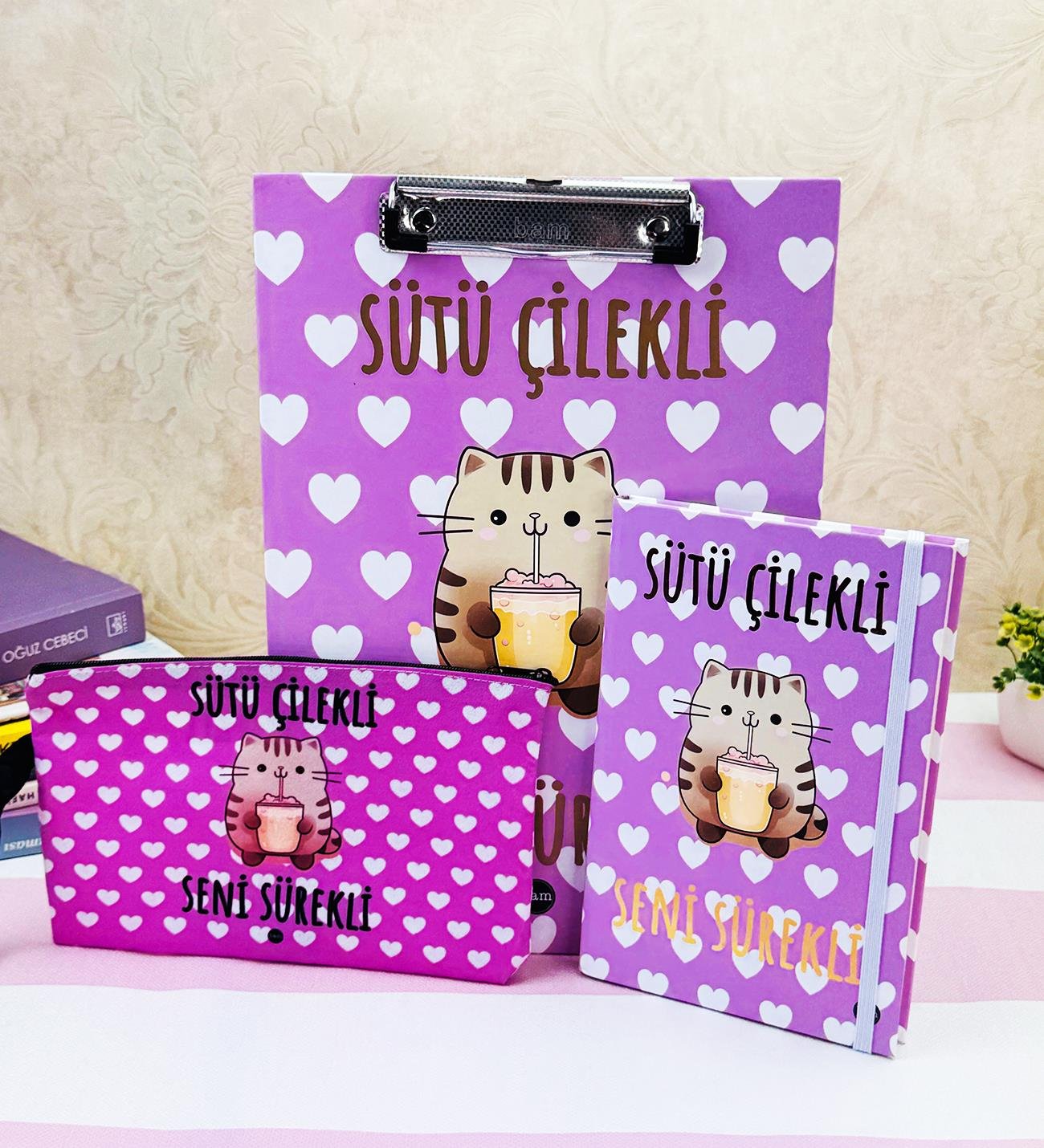 Sütü Çilekli Seni Sürekli V2 Tasarımlı Kırtasiye SetigiftmodaGmhs102044