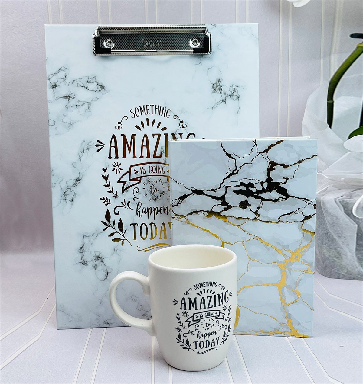 Amazing Tasarımlı Sekreterlik 9 Cm Kupa Bardak Ve Altın Yaldızlı Beyaz Lastikli Defter SetgiftmodaGmhs101207