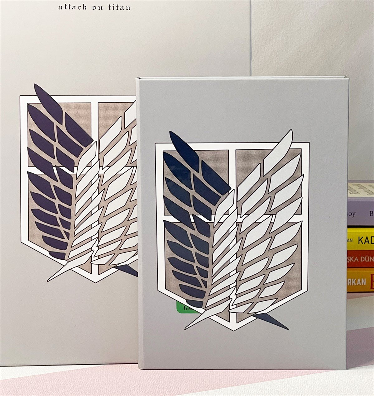 Attack On Titan Tasarımlı Sekreterlik Ve Lastikli Defter SetgiftmodaGmhs101203