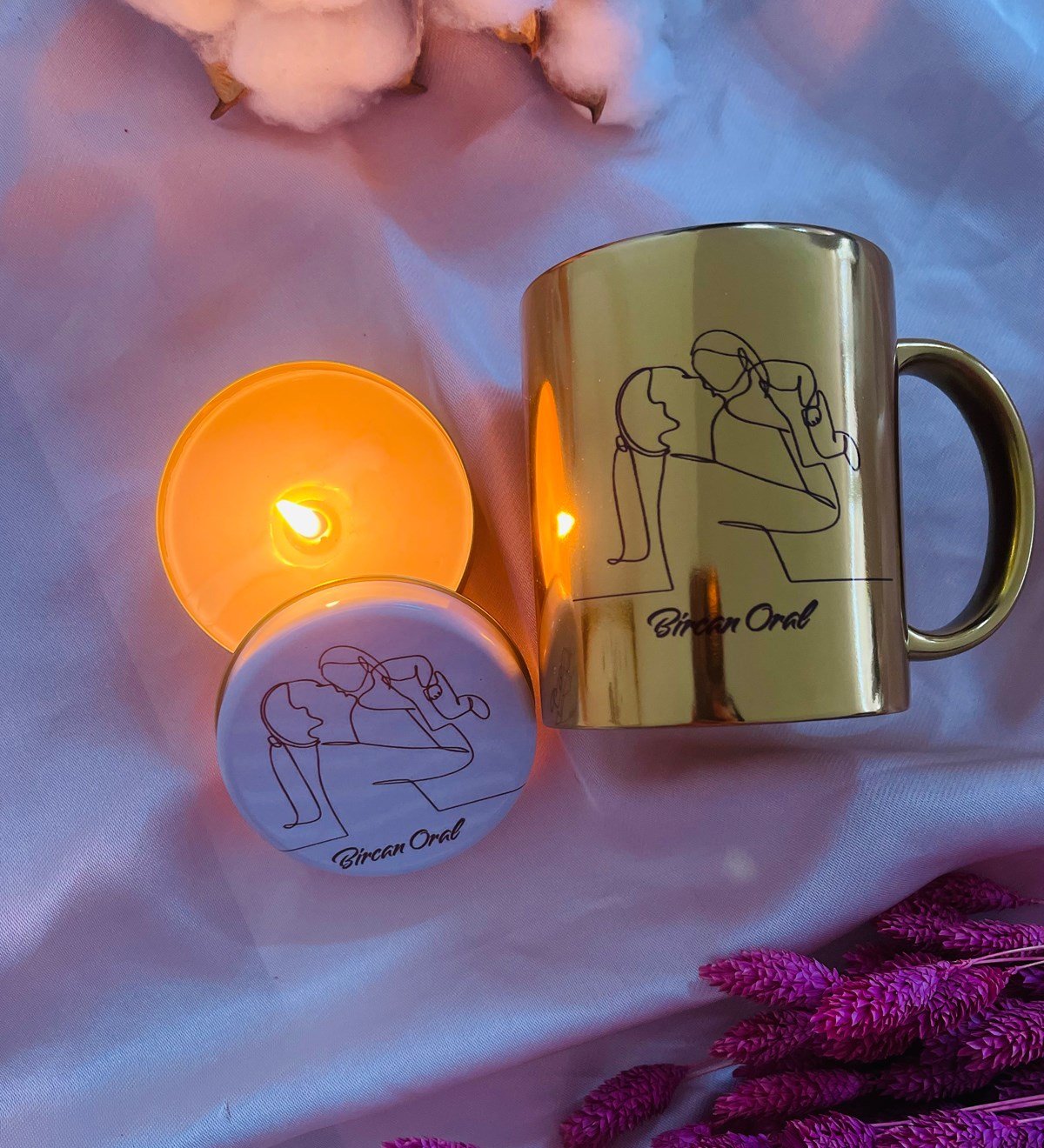 Kişiye Özel Çizgi Anne Tasarımlı Kokulu Mum Ve Gold Kupa Set giftmodaGmhs101627