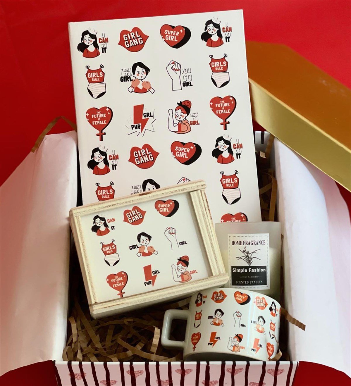 Girl Gang Tasarımlı Tarihsiz Ajanda Kutulu Kupa Ve Kokulu Cam Mum Kadınlara Özel Hediye SetiGiftmodaGmhs100448