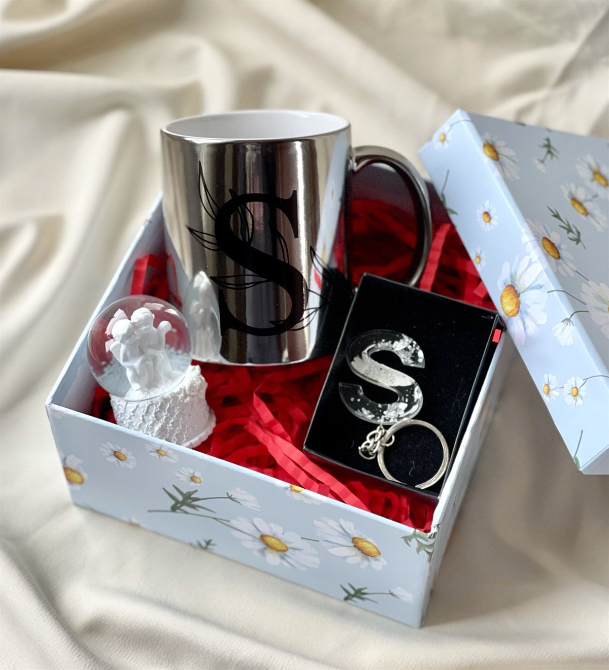 Özel Kutulu Gümüş Epoksi Anahtarlık Kupa Ve Mini Melek Kar Küresi Hediye SetigiftmodaGmhs100658