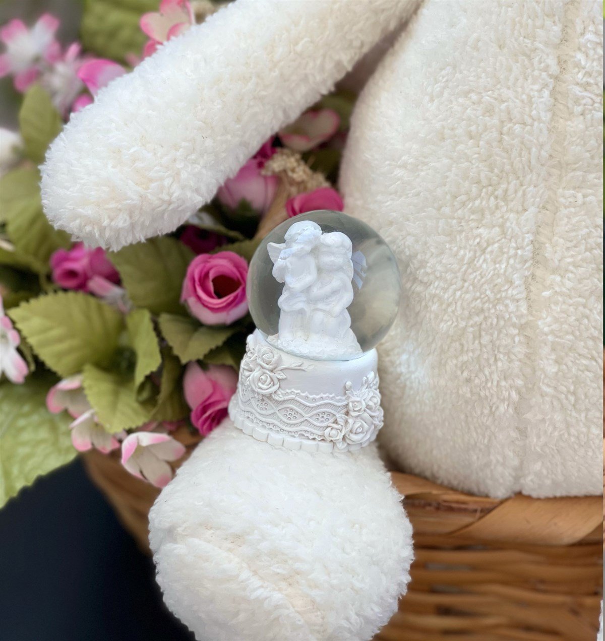 Sevimli Beyaz Peluş Tavşan Ve Mini Beyaz Melek Kar Küresigiftmoda Gmhs100861