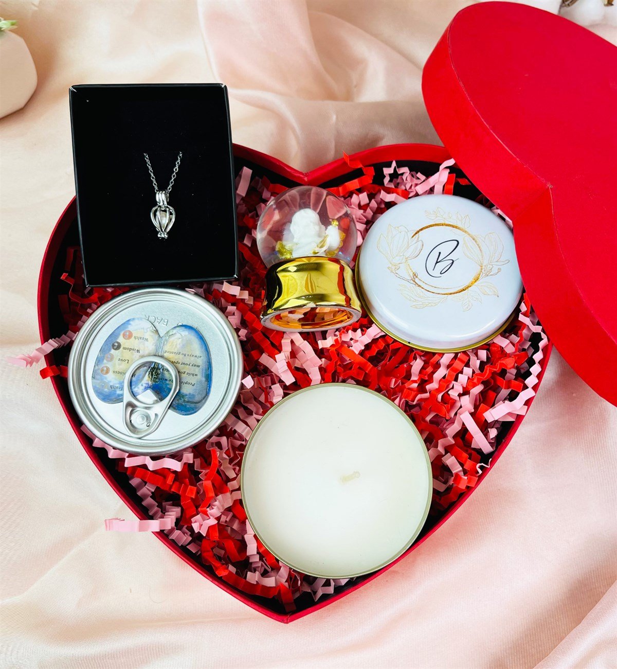 Kişiye Özel Gold Çiçek Tasarımlı Kalp Kutulu SetgiftmodaGmhs101544