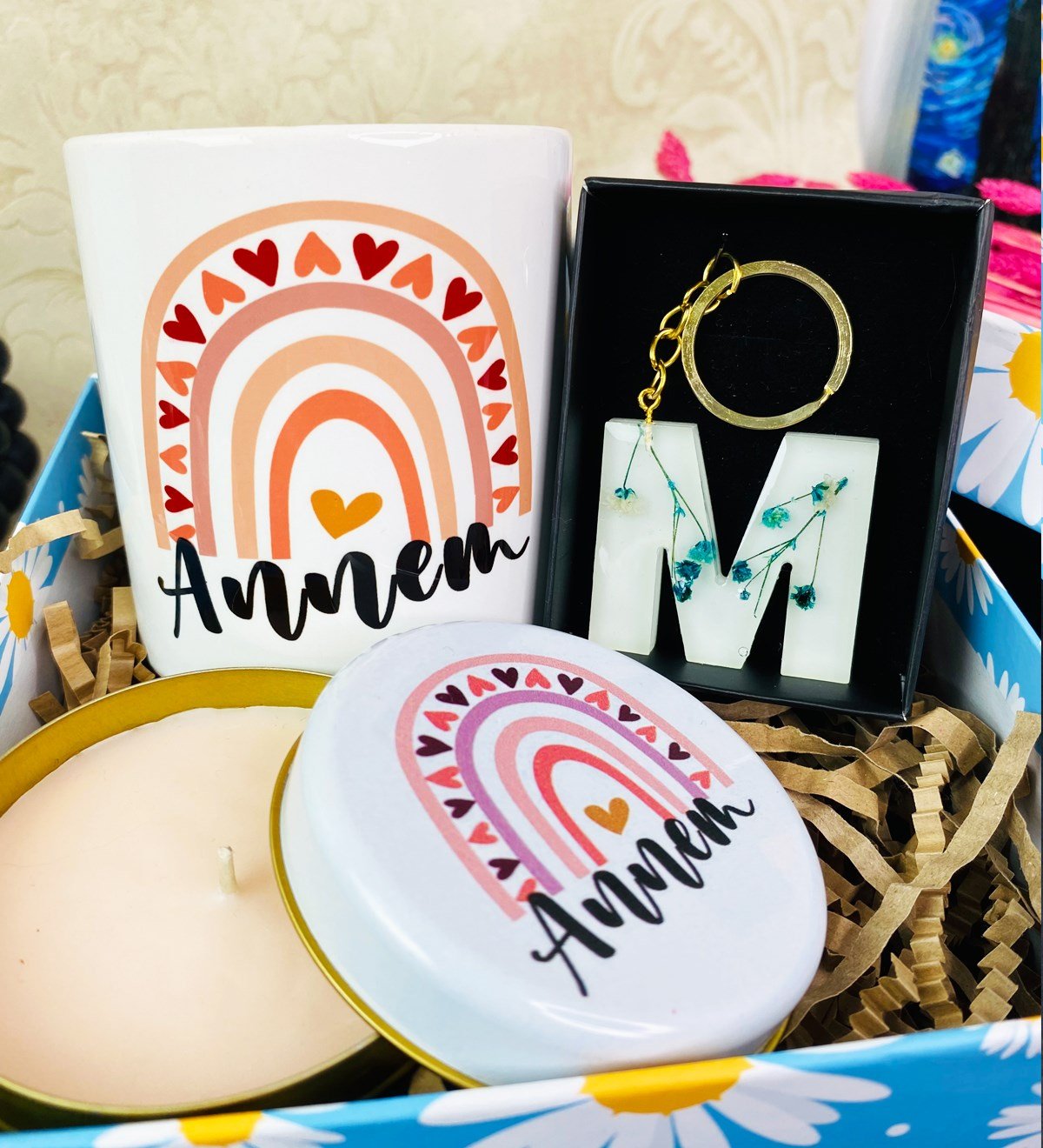 Çiçekli Epoksi Anahtarlık Ve Gökkuşağı Anne Tasarımlı Kupa SetgiftmodaGmhs101650