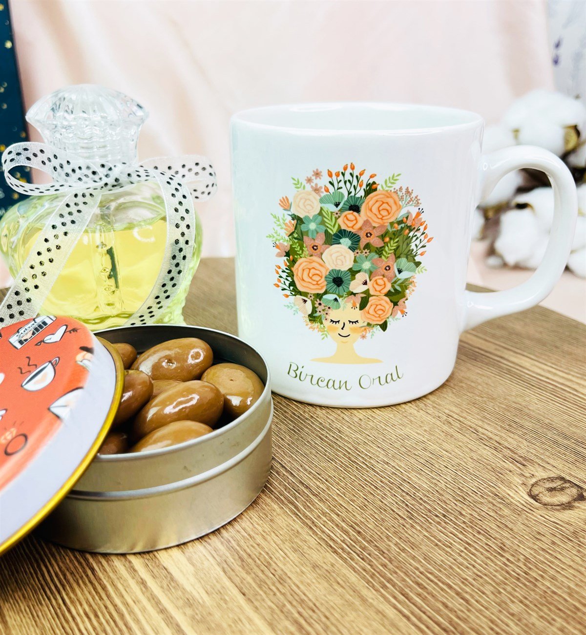 Kişiye Özel Çiçek Kadın Tasarımlı Kadınlara Özel Hediye SetigiftmodaGmhs101577