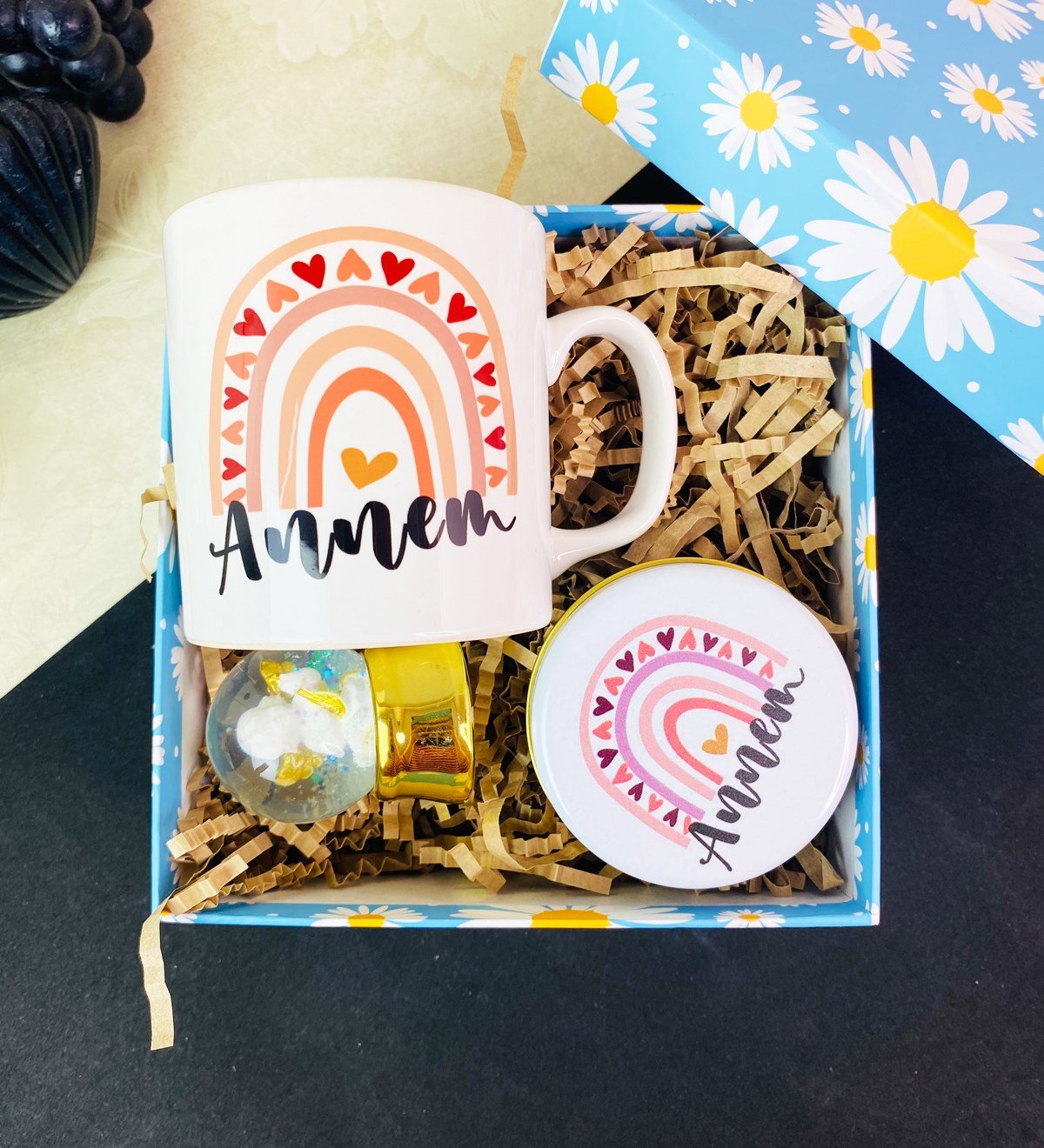 Gökkuşağı Anne Tasarımlı Kupa Mum Ve Kar Küresi Mini Hediye SetigiftmodaGmhs101632