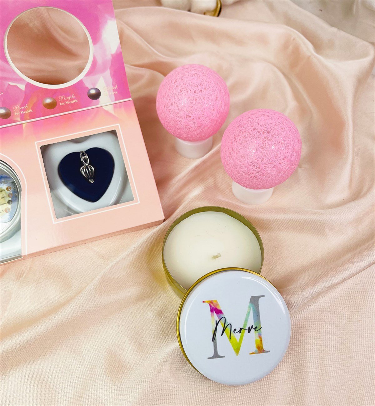  Kişiye Özel Love Blast Tasarımlı Kadınlara Özel Hediye SetigiftmodaGmhs101520