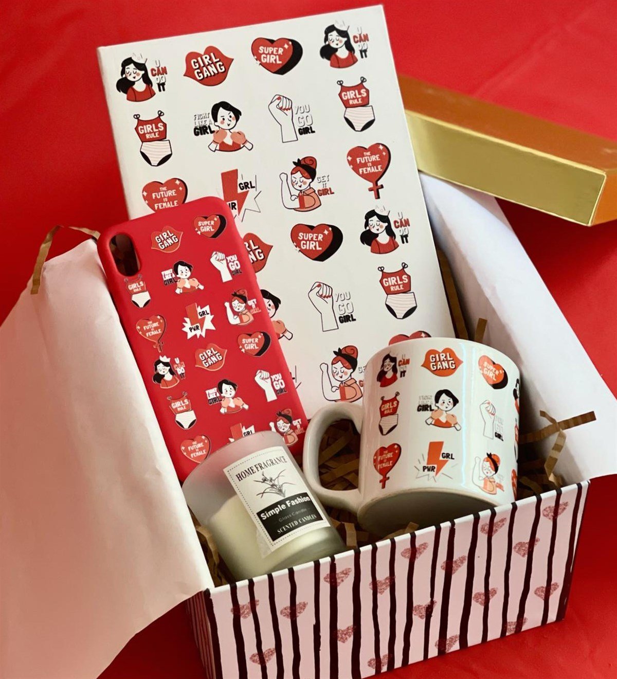  Iphone Telefon Kılıflı Girl Gang Tasarımlı Kadınlara Özel Hediye SetiGiftmodaGmhs100451