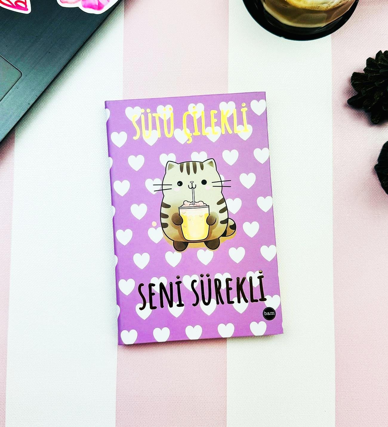Sütü Çilekli Seni Sürekli Yeni Nesil Masa Üsü Planner Ve Lastikli Defter SetgiftmodaGmhs102012