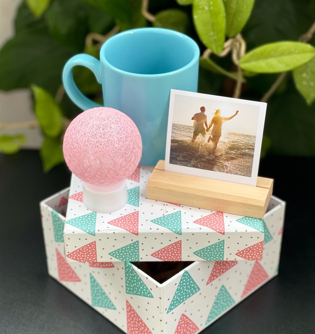 Kişiye Özel Ahşap Standlı Fotoğraf Mavi Bulut Kupa ve Hasır Lamba Mini SetgiftmodaGmhs100844