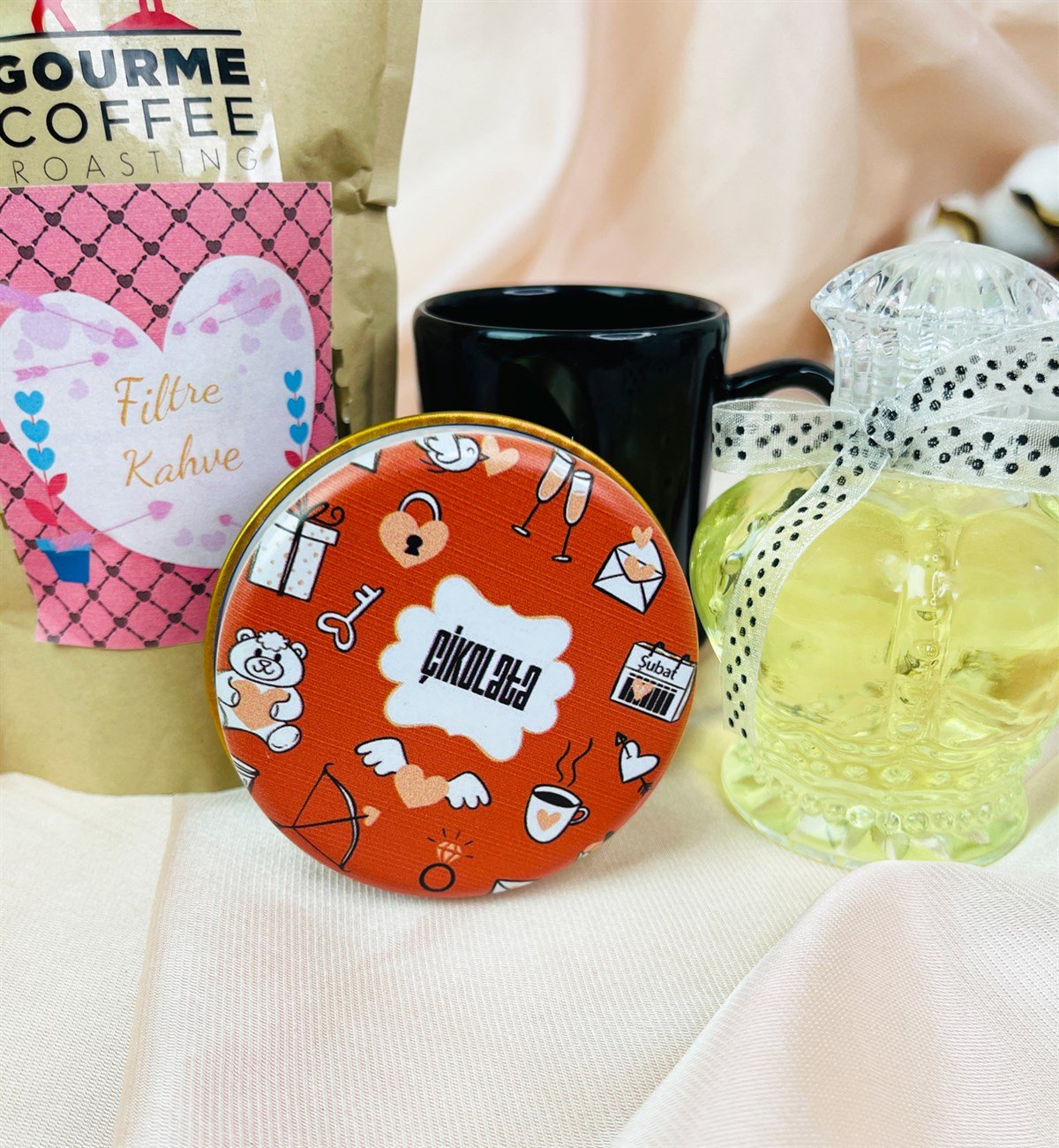 Filtre Kahve Limon Esanslı Kolanya Bisküvili Badem Draje Ve Filtre Kahve Bardağı SetgiftmodaGmhs101435