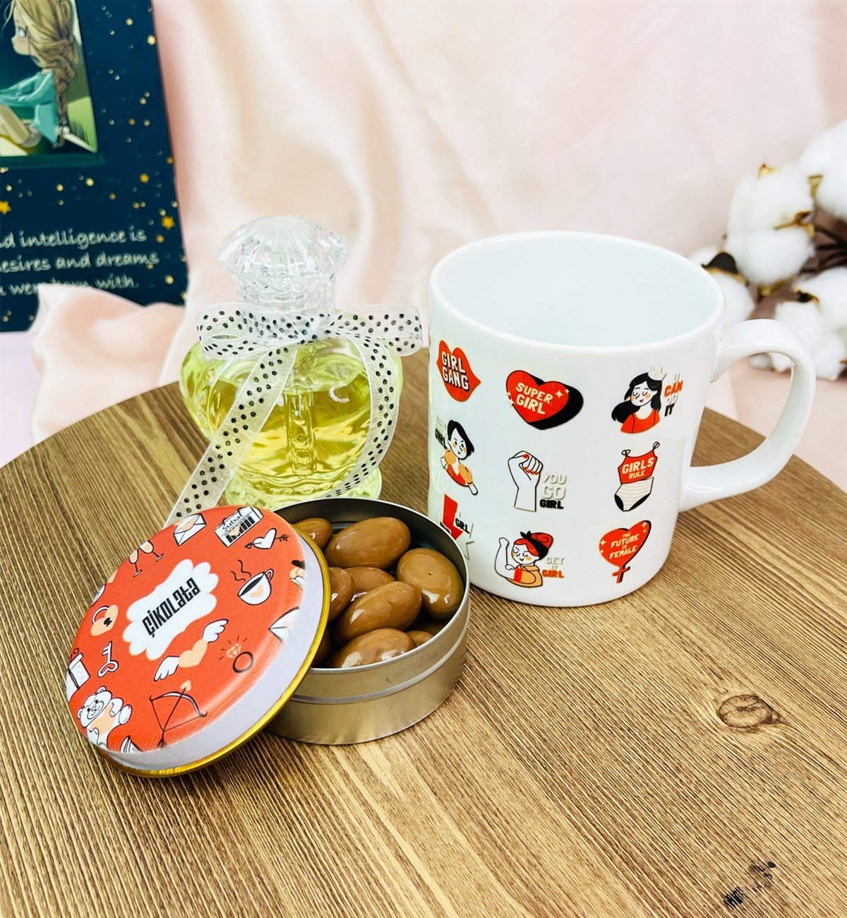 Girl Gang Tasarımlı Kadınlara Özel Hediye SetigiftmodaGmhs101576